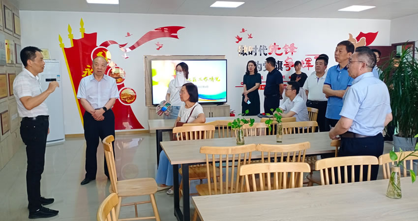 陕西省决策咨询委员会领导莅临渭水苑社区调研党建引领城市基层社会治理工作 
